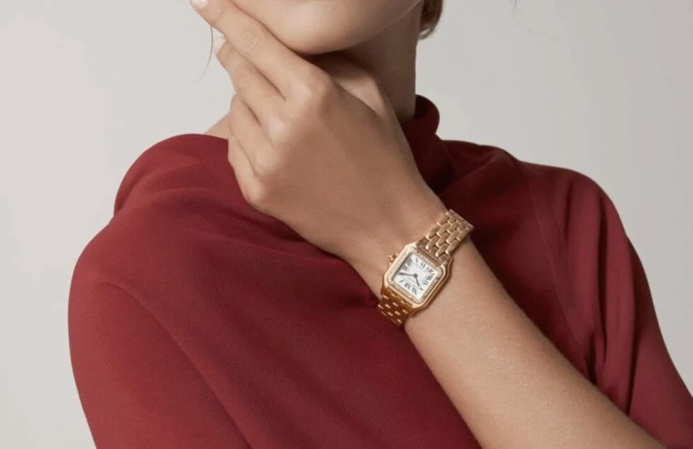 Почему часы Cartier — символ элегантности и статуса?