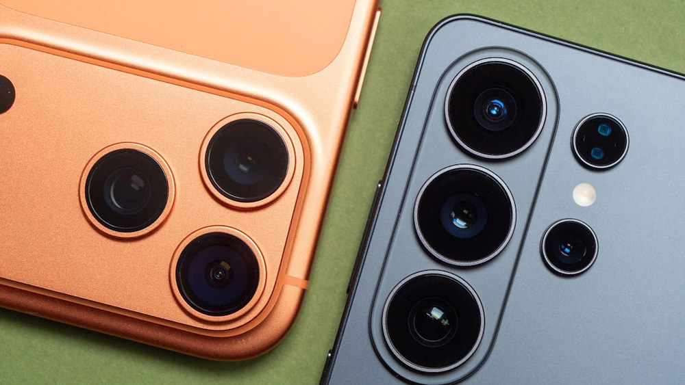 iPhone 17 Pro Max та Samsung S26 Ultra: комплектація, можливості та головні відмінності